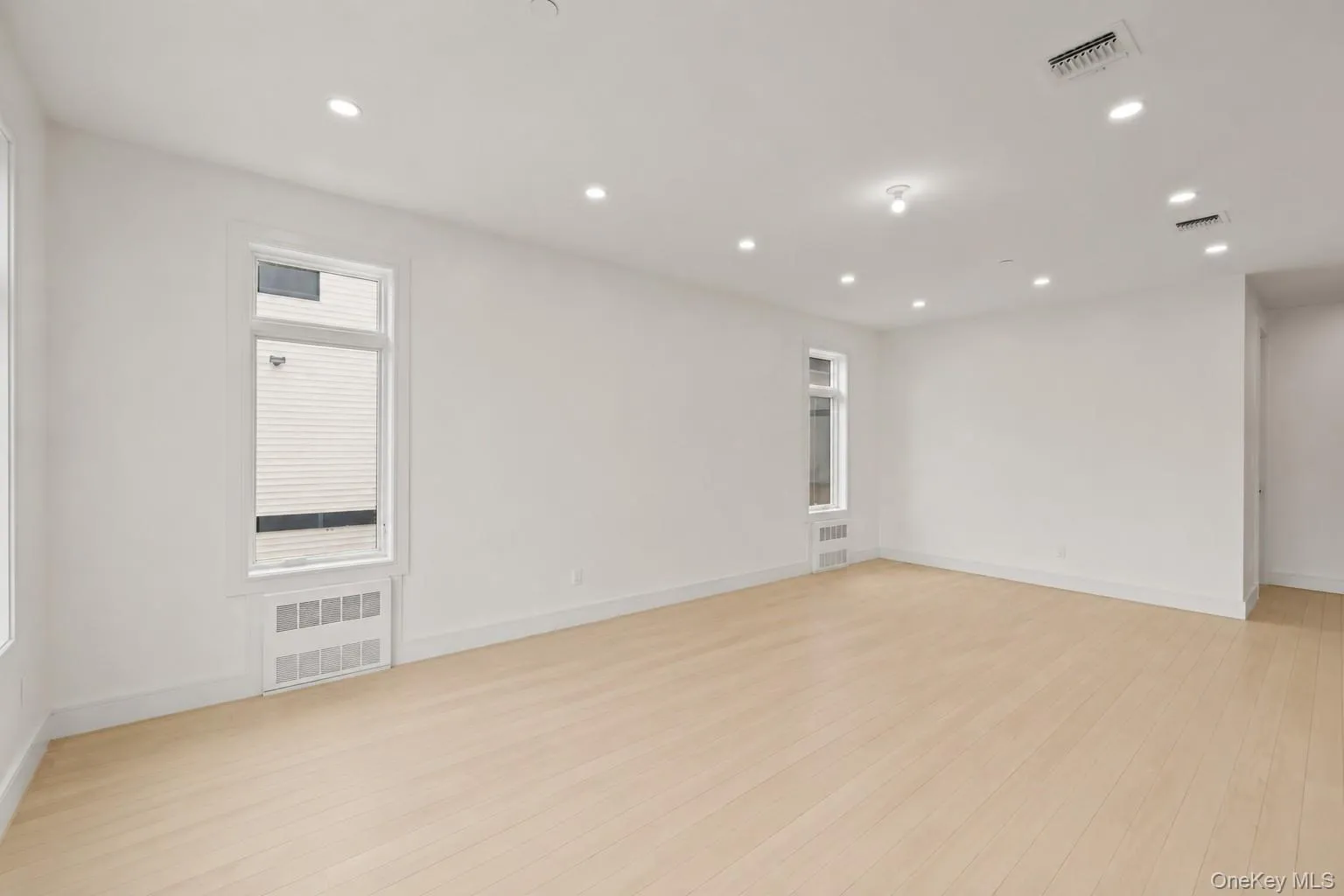 15 Warren Court, Ramapo, NY, 5 Bedrooms Bedrooms, 9 Rooms Rooms,3 BathroomsBathrooms,Residential,For Rent,Warren,0,1001074 15 Warren Court, Ramapo, NY, 5 Bedrooms Bedrooms, 9 Rooms Rooms,3 BathroomsBathrooms,Residential,For Rent,Warren,0,1001074