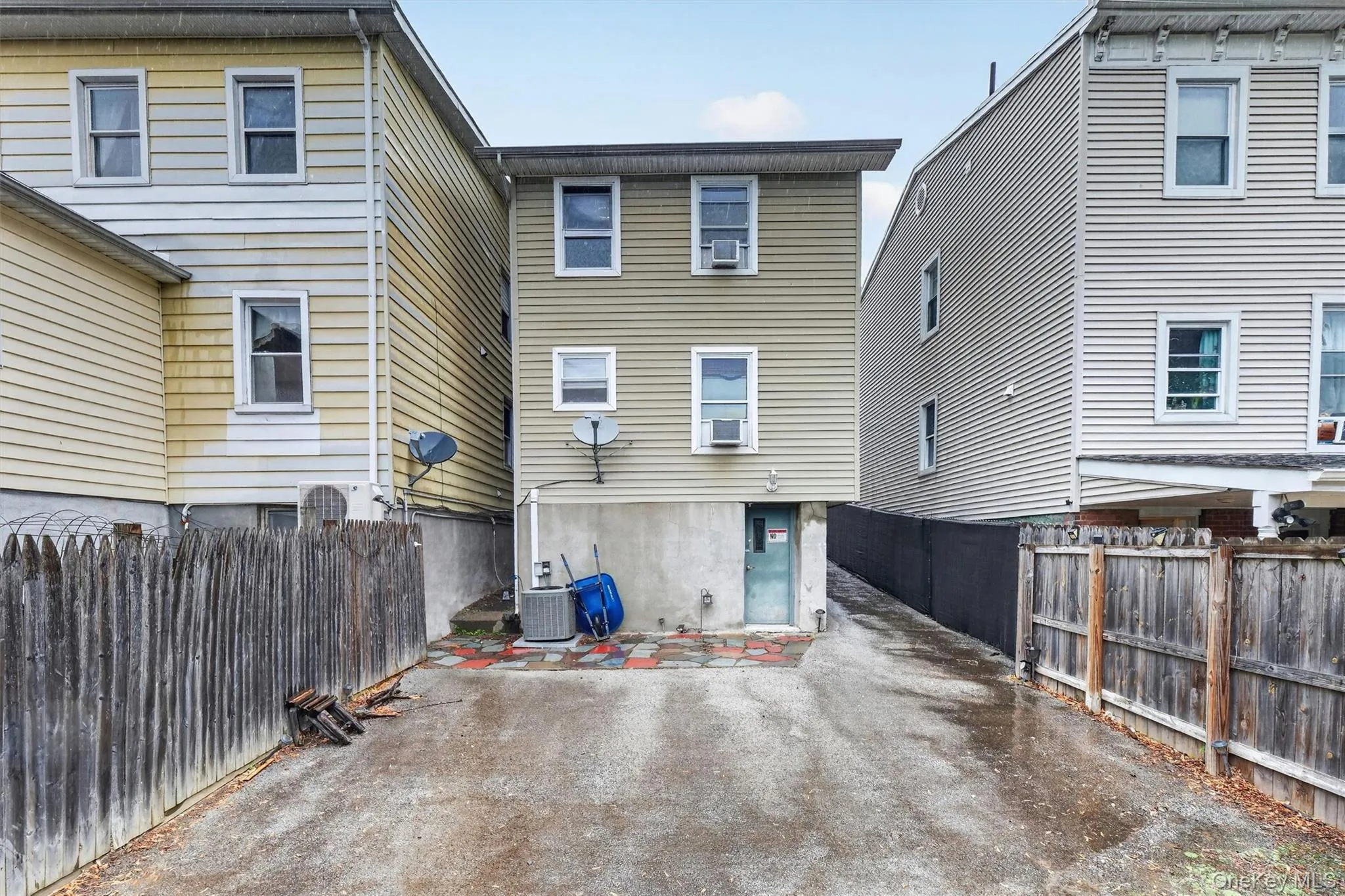 367 1st Street, Newburgh (city), NY, 3 Bedrooms Bedrooms, 10 Rooms Rooms,1 BathroomBathrooms,Residential,For Rent,1st,0,1001075 367 1st Street, Newburgh (city), NY, 3 Bedrooms Bedrooms, 10 Rooms Rooms,1 BathroomBathrooms,Residential,For Rent,1st,0,1001075