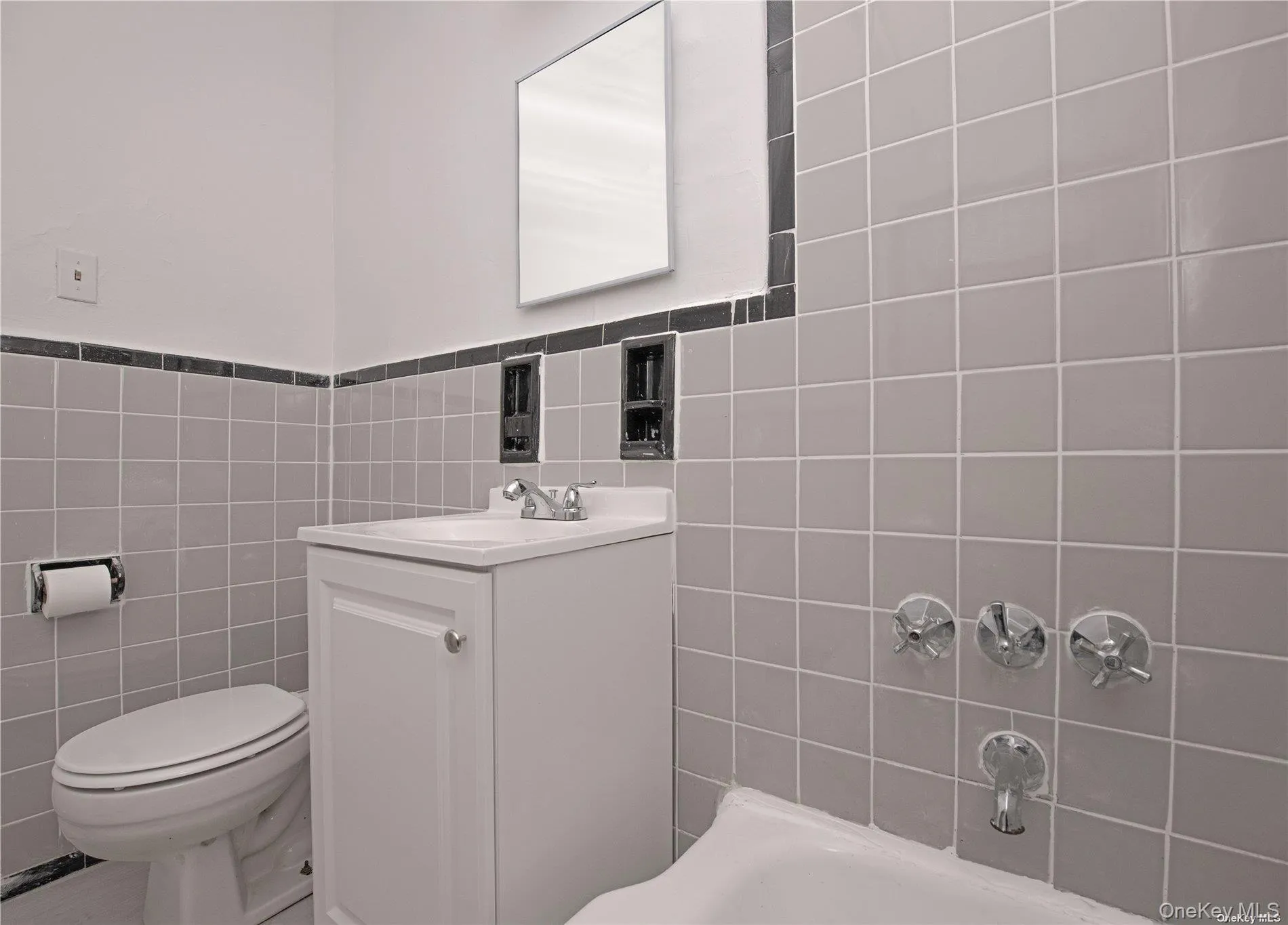 94-30 58 Avenue, New York, NY, 3 Rooms Rooms,1 BathroomBathrooms,Residential Lease,For Rent,58,0,1001080 94-30 58 Avenue, New York, NY, 3 Rooms Rooms,1 BathroomBathrooms,Residential Lease,For Rent,58,0,1001080