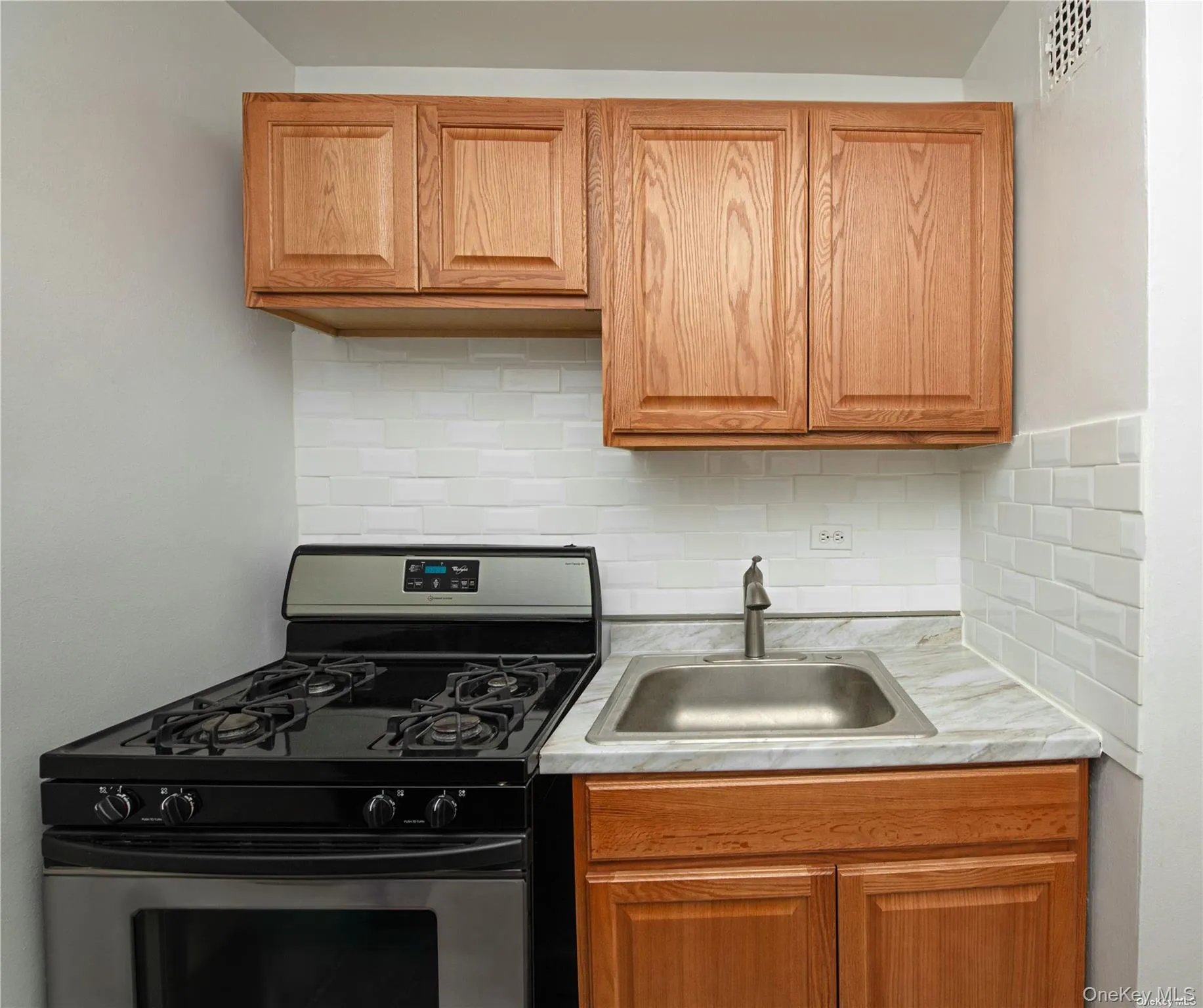 94-30 58 Avenue, New York, NY, 3 Rooms Rooms,1 BathroomBathrooms,Residential Lease,For Rent,58,0,1001080 94-30 58 Avenue, New York, NY, 3 Rooms Rooms,1 BathroomBathrooms,Residential Lease,For Rent,58,0,1001080