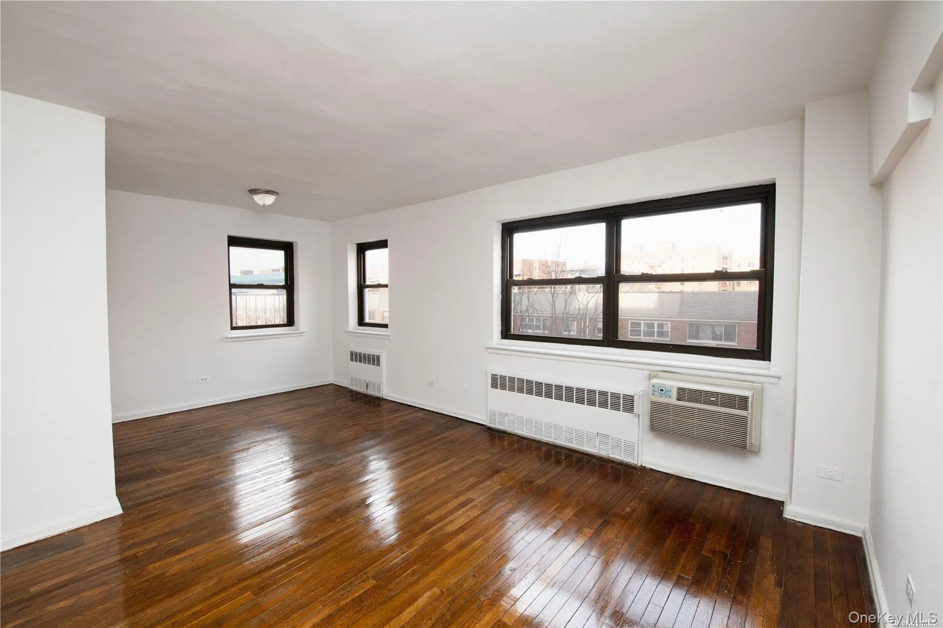 94-30 58 Avenue, New York, NY, 3 Rooms Rooms,1 BathroomBathrooms,Residential Lease,For Rent,58,0,1001080 94-30 58 Avenue, New York, NY, 3 Rooms Rooms,1 BathroomBathrooms,Residential Lease,For Rent,58,0,1001080