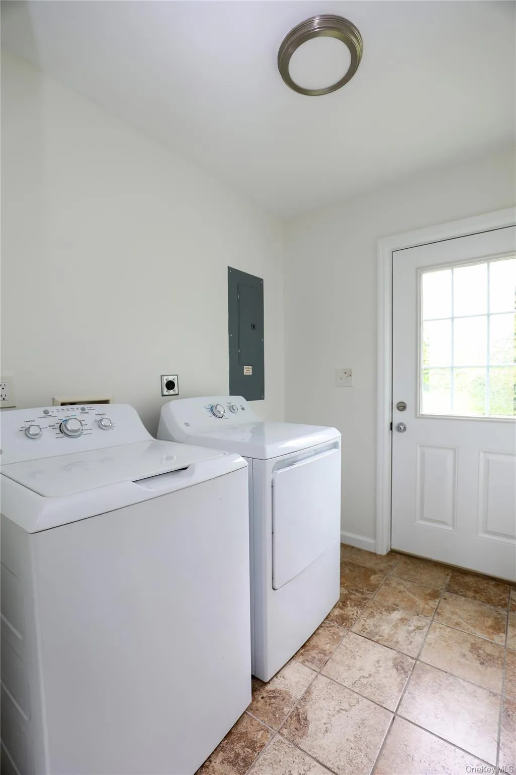 22 Apple Street, Kingston, NY, 2 Bedrooms Bedrooms, 4 Rooms Rooms,1 BathroomBathrooms,Residential,For Rent,Apple,0,1001081 22 Apple Street, Kingston, NY, 2 Bedrooms Bedrooms, 4 Rooms Rooms,1 BathroomBathrooms,Residential,For Rent,Apple,0,1001081