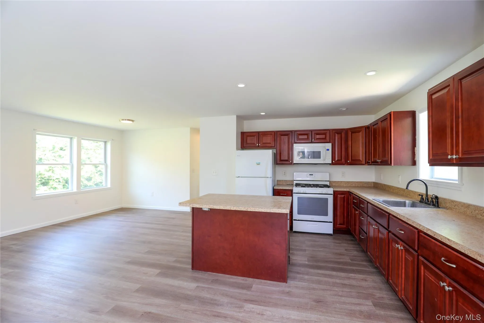 22 Apple Street, Kingston, NY, 2 Bedrooms Bedrooms, 4 Rooms Rooms,1 BathroomBathrooms,Residential,For Rent,Apple,0,1001081 22 Apple Street, Kingston, NY, 2 Bedrooms Bedrooms, 4 Rooms Rooms,1 BathroomBathrooms,Residential,For Rent,Apple,0,1001081