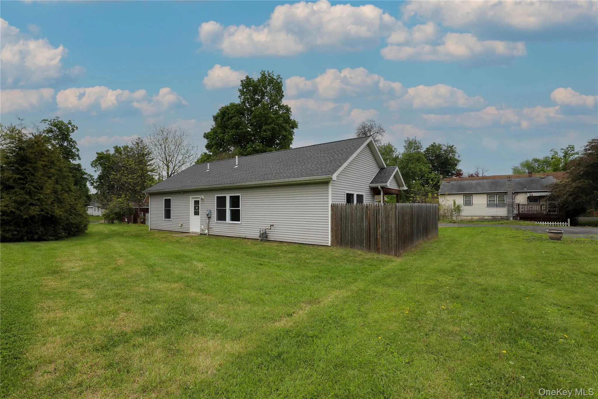 22 Apple Street, Kingston, NY, 2 Bedrooms Bedrooms, 4 Rooms Rooms,1 BathroomBathrooms,Residential,For Rent,Apple,0,1001081 22 Apple Street, Kingston, NY, 2 Bedrooms Bedrooms, 4 Rooms Rooms,1 BathroomBathrooms,Residential,For Rent,Apple,0,1001081