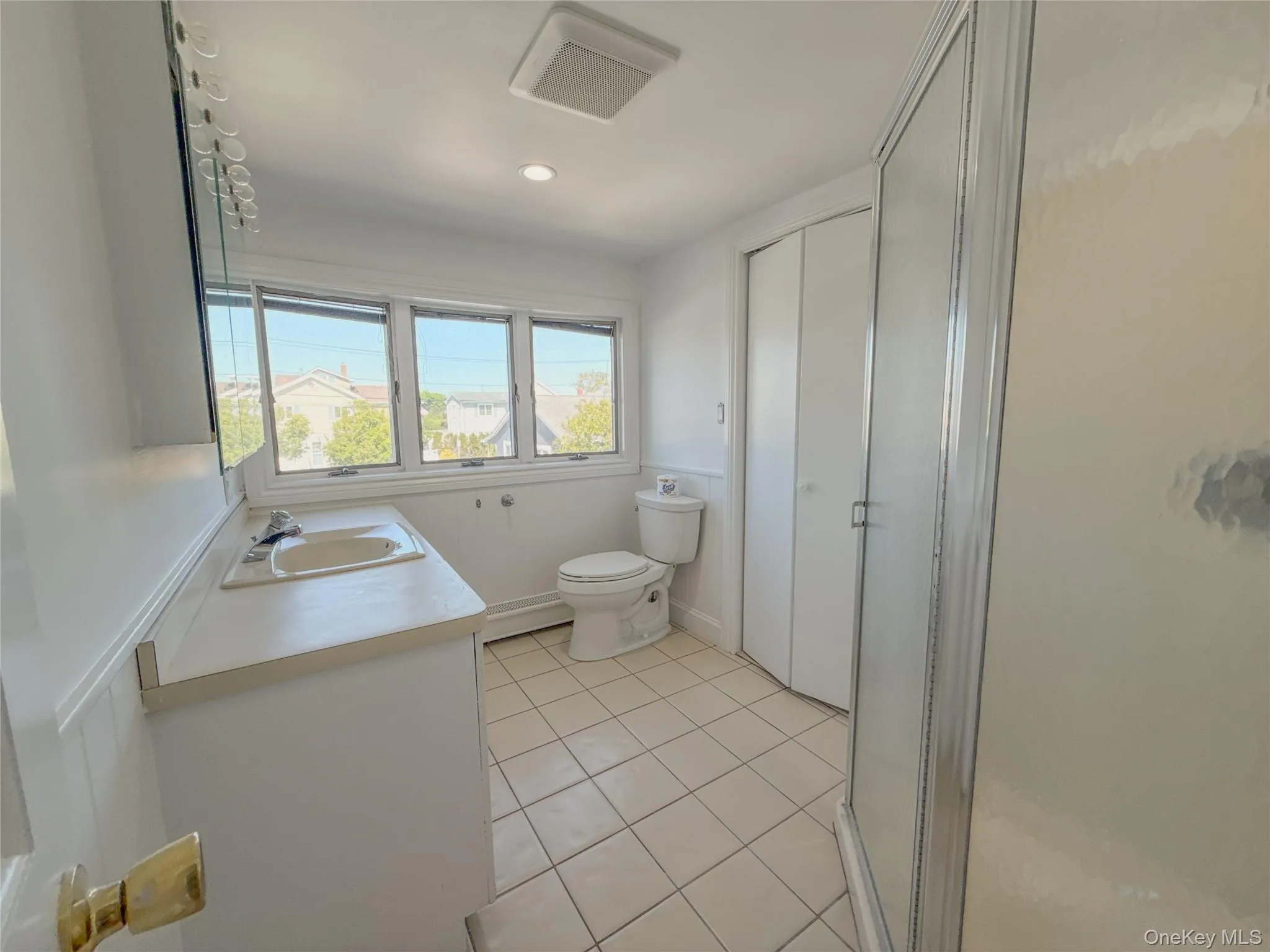 23 Garden City Avenue, Hempstead, NY, 3 Bedrooms Bedrooms, 8 Rooms Rooms,2 BathroomsBathrooms,Residential Lease,For Rent,Garden City,0,1001083 23 Garden City Avenue, Hempstead, NY, 3 Bedrooms Bedrooms, 8 Rooms Rooms,2 BathroomsBathrooms,Residential Lease,For Rent,Garden City,0,1001083