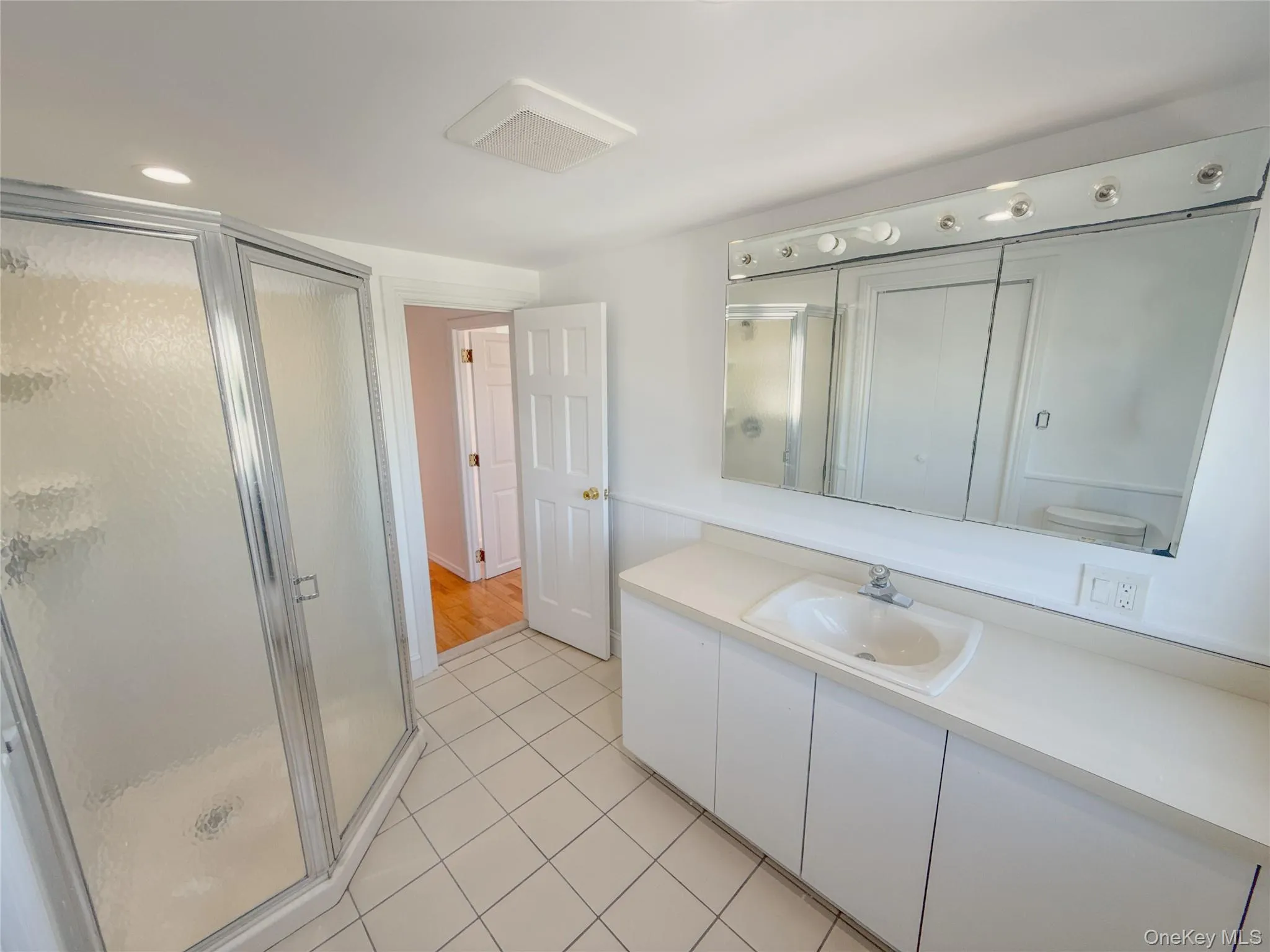 23 Garden City Avenue, Hempstead, NY, 3 Bedrooms Bedrooms, 8 Rooms Rooms,2 BathroomsBathrooms,Residential Lease,For Rent,Garden City,0,1001083 23 Garden City Avenue, Hempstead, NY, 3 Bedrooms Bedrooms, 8 Rooms Rooms,2 BathroomsBathrooms,Residential Lease,For Rent,Garden City,0,1001083