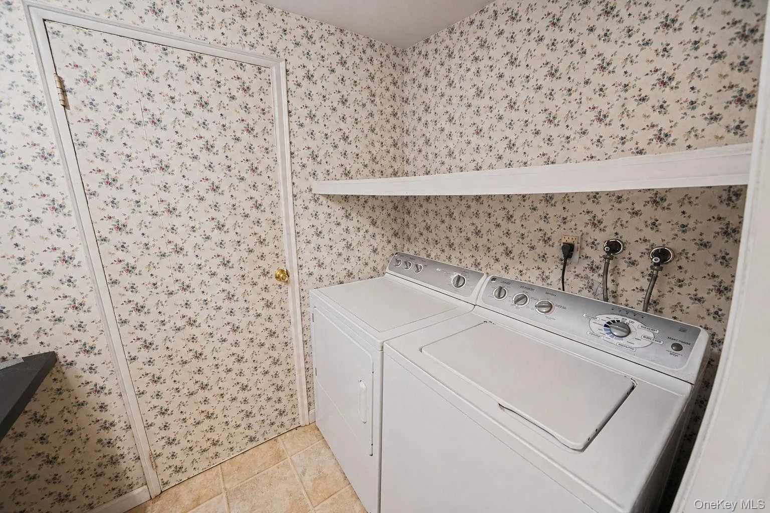 22 Anne Drive, Brookhaven, NY, 3 Bedrooms Bedrooms, 8 Rooms Rooms,2 BathroomsBathrooms,Residential,For Rent,Anne,0,1001086 22 Anne Drive, Brookhaven, NY, 3 Bedrooms Bedrooms, 8 Rooms Rooms,2 BathroomsBathrooms,Residential,For Rent,Anne,0,1001086