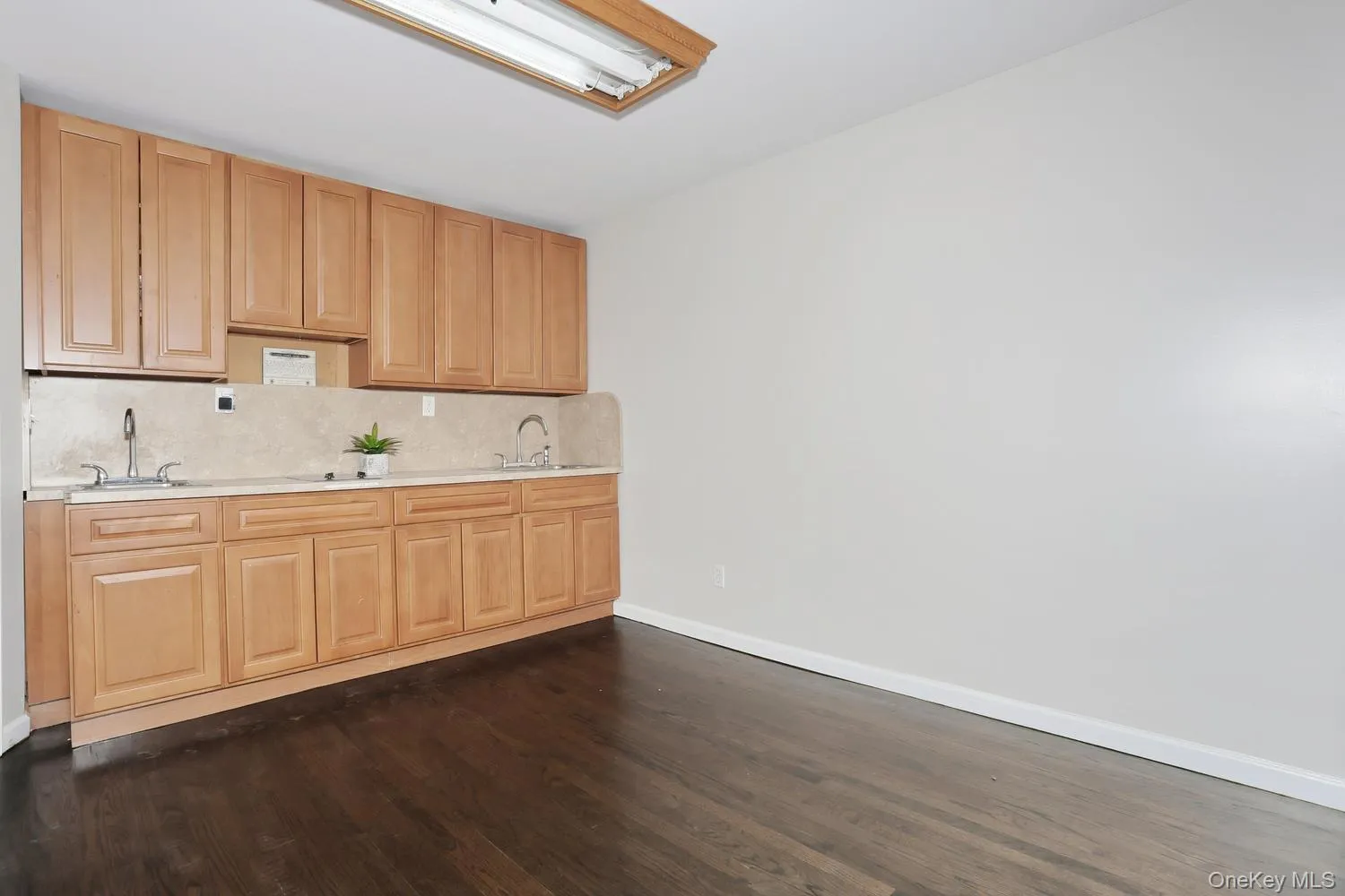 1302 Parkview Drive, Ramapo, NY, 4 Bedrooms Bedrooms, 7 Rooms Rooms,2 BathroomsBathrooms,Residential Sale,For Rent,Parkview,0,1001091 1302 Parkview Drive, Ramapo, NY, 4 Bedrooms Bedrooms, 7 Rooms Rooms,2 BathroomsBathrooms,Residential Sale,For Rent,Parkview,0,1001091