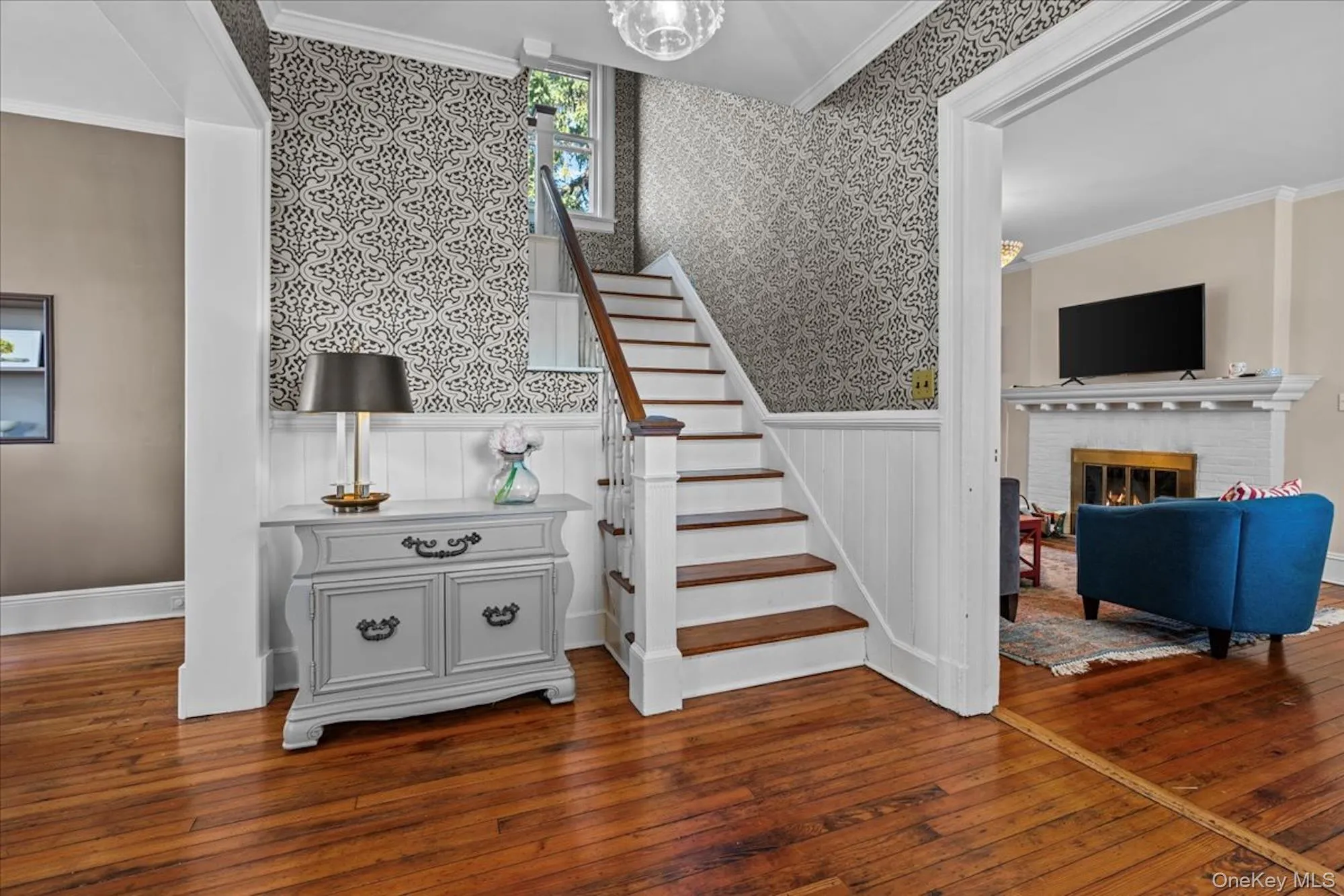 Entry foyer Entry foyer
