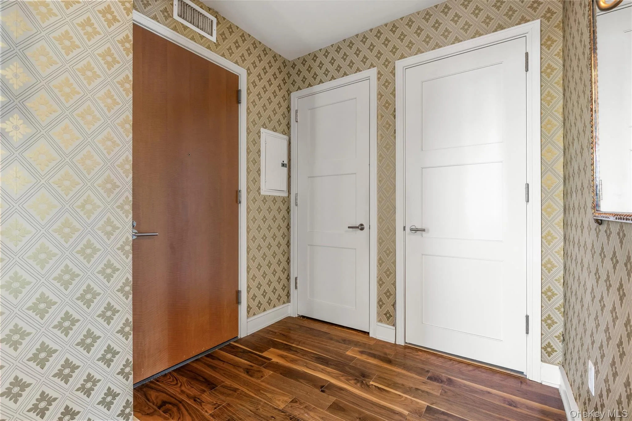 1 Renaissance Square, White Plains, NY, 3 Bedrooms Bedrooms, 5 Rooms Rooms,3 BathroomsBathrooms,Residential,For Rent,Renaissance,0,1001101 1 Renaissance Square, White Plains, NY, 3 Bedrooms Bedrooms, 5 Rooms Rooms,3 BathroomsBathrooms,Residential,For Rent,Renaissance,0,1001101