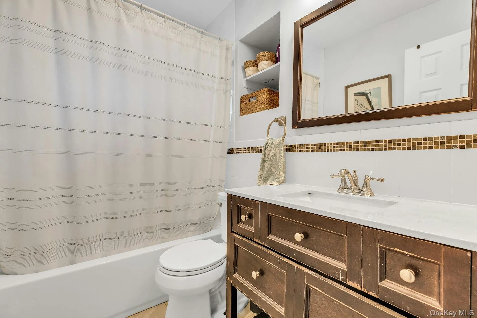 121 Lowell Road, Islip, NY, 4 Bedrooms Bedrooms, 9 Rooms Rooms,2 BathroomsBathrooms,Residential,For Rent,Lowell,0,1001107 121 Lowell Road, Islip, NY, 4 Bedrooms Bedrooms, 9 Rooms Rooms,2 BathroomsBathrooms,Residential,For Rent,Lowell,0,1001107