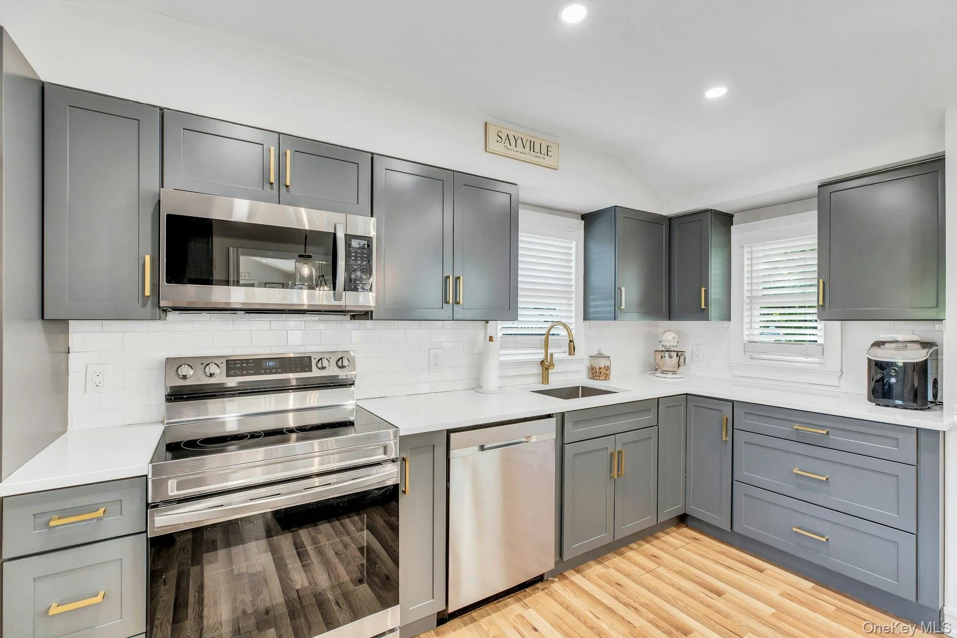121 Lowell Road, Islip, NY, 4 Bedrooms Bedrooms, 9 Rooms Rooms,2 BathroomsBathrooms,Residential,For Rent,Lowell,0,1001107 121 Lowell Road, Islip, NY, 4 Bedrooms Bedrooms, 9 Rooms Rooms,2 BathroomsBathrooms,Residential,For Rent,Lowell,0,1001107