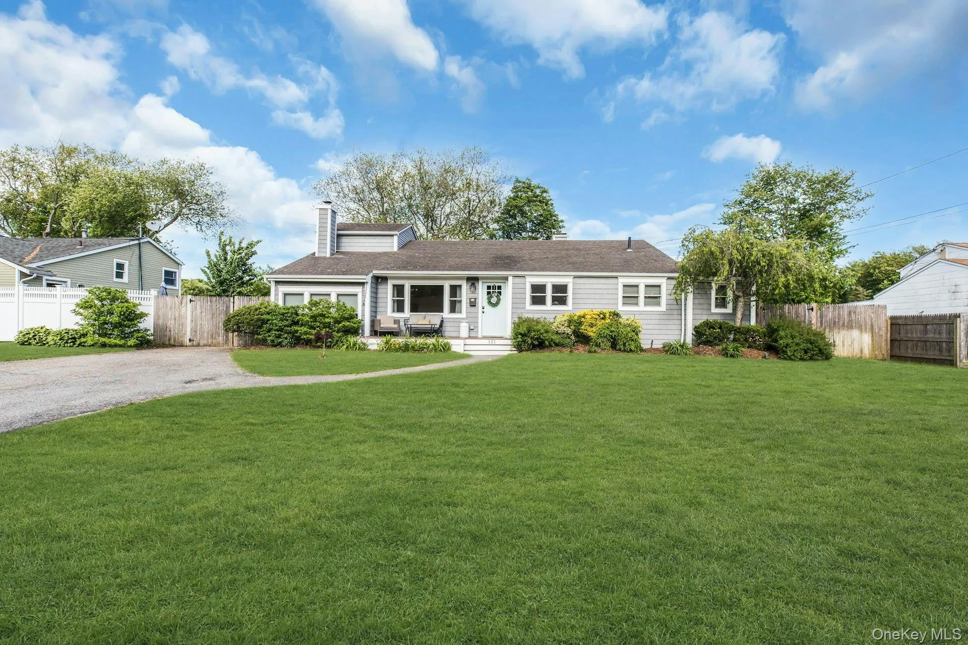 121 Lowell Road, Islip, NY, 4 Bedrooms Bedrooms, 9 Rooms Rooms,2 BathroomsBathrooms,Residential,For Rent,Lowell,0,1001107 121 Lowell Road, Islip, NY, 4 Bedrooms Bedrooms, 9 Rooms Rooms,2 BathroomsBathrooms,Residential,For Rent,Lowell,0,1001107