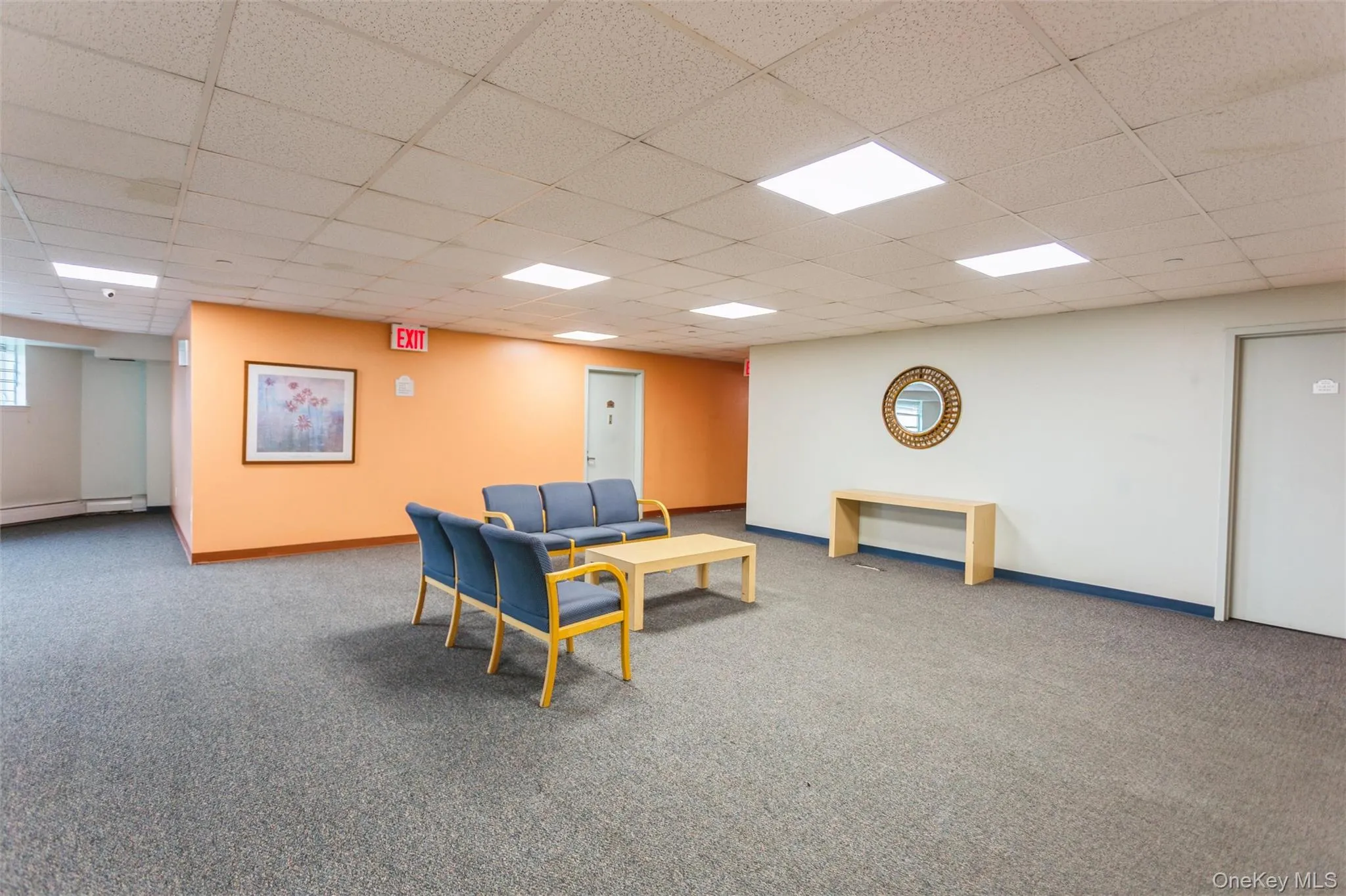 Well-maintained building common area providing residents with comfortable shared space. Well-maintained building common area providing residents with comfortable shared space.