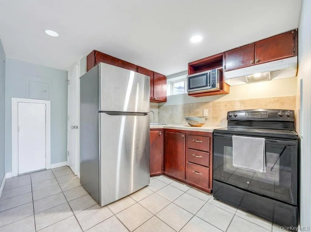 48 Grove Street, Oyster Bay, NY, 4 Bedrooms Bedrooms, 12 Rooms Rooms,4 BathroomsBathrooms,Residential Sale,For Rent,Grove,0,1001111 48 Grove Street, Oyster Bay, NY, 4 Bedrooms Bedrooms, 12 Rooms Rooms,4 BathroomsBathrooms,Residential Sale,For Rent,Grove,0,1001111
