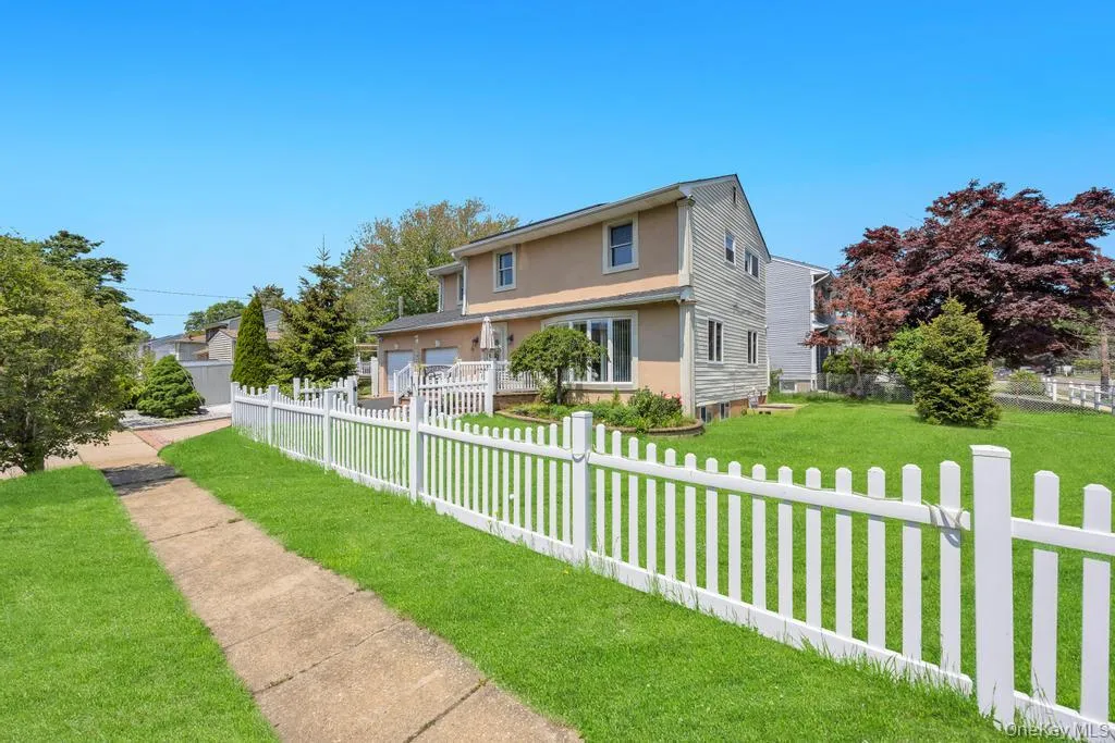 48 Grove Street, Oyster Bay, NY, 4 Bedrooms Bedrooms, 12 Rooms Rooms,4 BathroomsBathrooms,Residential Sale,For Rent,Grove,0,1001111 48 Grove Street, Oyster Bay, NY, 4 Bedrooms Bedrooms, 12 Rooms Rooms,4 BathroomsBathrooms,Residential Sale,For Rent,Grove,0,1001111