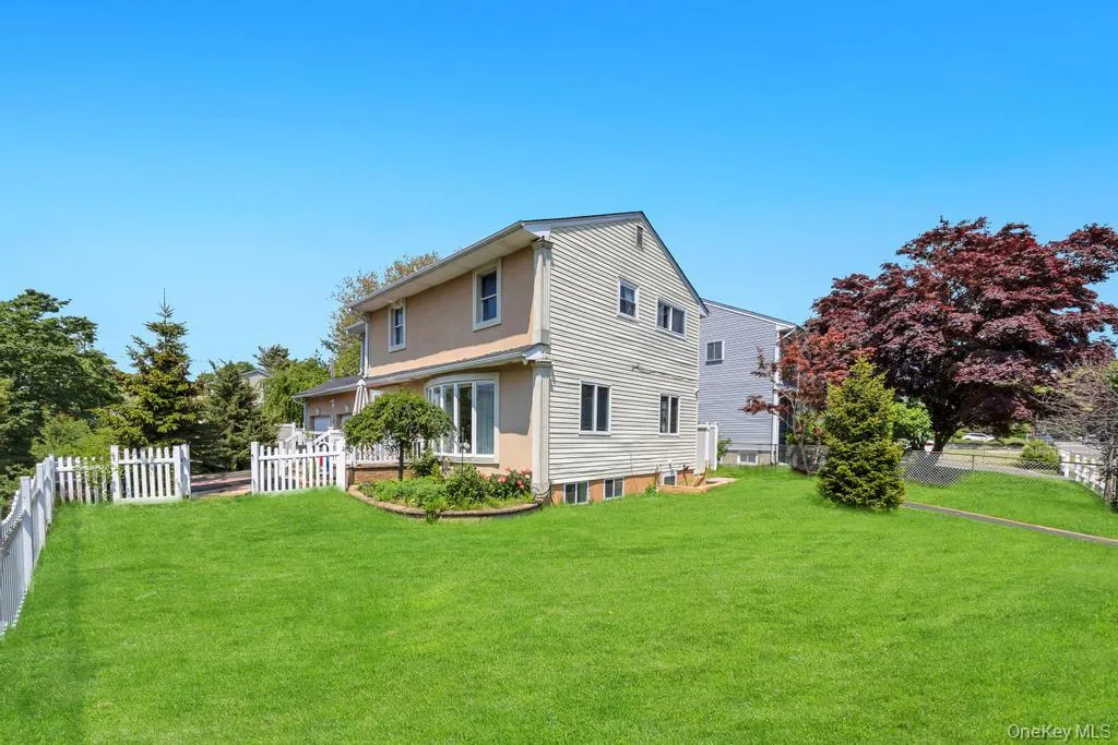 48 Grove Street, Oyster Bay, NY, 4 Bedrooms Bedrooms, 12 Rooms Rooms,4 BathroomsBathrooms,Residential Sale,For Rent,Grove,0,1001111 48 Grove Street, Oyster Bay, NY, 4 Bedrooms Bedrooms, 12 Rooms Rooms,4 BathroomsBathrooms,Residential Sale,For Rent,Grove,0,1001111