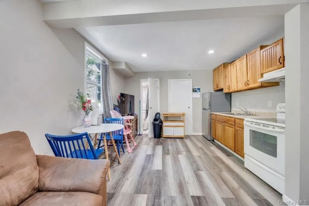48 Grove Street, Oyster Bay, NY, 4 Bedrooms Bedrooms, 12 Rooms Rooms,4 BathroomsBathrooms,Residential Sale,For Rent,Grove,0,1001111 48 Grove Street, Oyster Bay, NY, 4 Bedrooms Bedrooms, 12 Rooms Rooms,4 BathroomsBathrooms,Residential Sale,For Rent,Grove,0,1001111