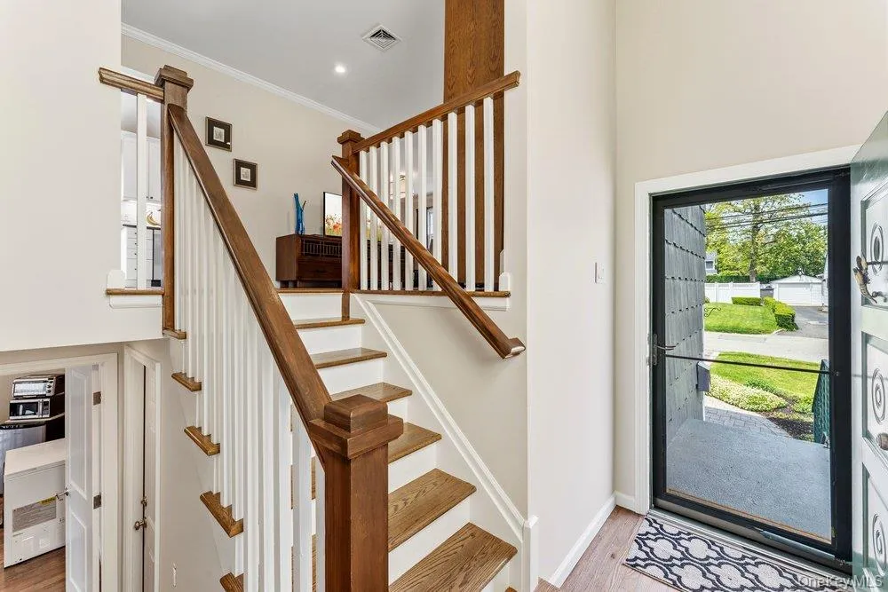 28 Satinwood Road, Oyster Bay, NY, 4 Bedrooms Bedrooms, 9 Rooms Rooms,2 BathroomsBathrooms,Residential,For Rent,Satinwood,0,1001116 28 Satinwood Road, Oyster Bay, NY, 4 Bedrooms Bedrooms, 9 Rooms Rooms,2 BathroomsBathrooms,Residential,For Rent,Satinwood,0,1001116