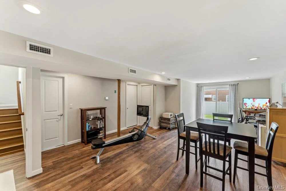 28 Satinwood Road, Oyster Bay, NY, 4 Bedrooms Bedrooms, 9 Rooms Rooms,2 BathroomsBathrooms,Residential,For Rent,Satinwood,0,1001116 28 Satinwood Road, Oyster Bay, NY, 4 Bedrooms Bedrooms, 9 Rooms Rooms,2 BathroomsBathrooms,Residential,For Rent,Satinwood,0,1001116