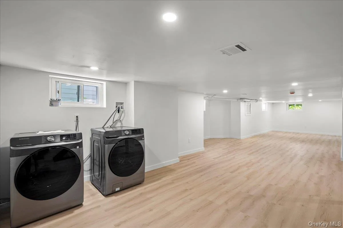 101 1st Avenue, Orangetown, NY, 3 Bedrooms Bedrooms, 8 Rooms Rooms,2 BathroomsBathrooms,Residential Lease,For Rent,1st,0,1001120 101 1st Avenue, Orangetown, NY, 3 Bedrooms Bedrooms, 8 Rooms Rooms,2 BathroomsBathrooms,Residential Lease,For Rent,1st,0,1001120