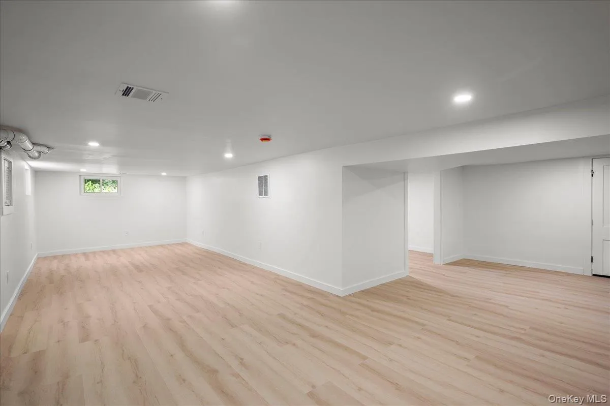 101 1st Avenue, Orangetown, NY, 3 Bedrooms Bedrooms, 8 Rooms Rooms,2 BathroomsBathrooms,Residential Lease,For Rent,1st,0,1001120 101 1st Avenue, Orangetown, NY, 3 Bedrooms Bedrooms, 8 Rooms Rooms,2 BathroomsBathrooms,Residential Lease,For Rent,1st,0,1001120