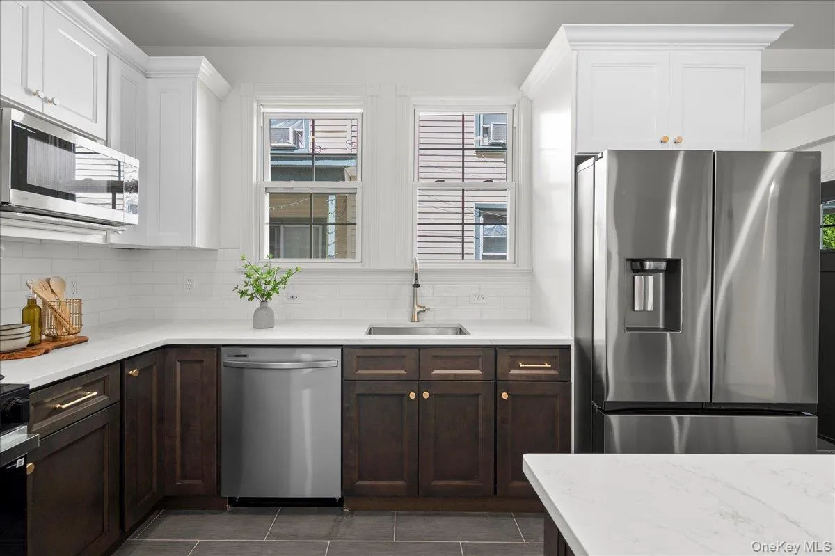 101 1st Avenue, Orangetown, NY, 3 Bedrooms Bedrooms, 8 Rooms Rooms,2 BathroomsBathrooms,Residential Lease,For Rent,1st,0,1001120 101 1st Avenue, Orangetown, NY, 3 Bedrooms Bedrooms, 8 Rooms Rooms,2 BathroomsBathrooms,Residential Lease,For Rent,1st,0,1001120