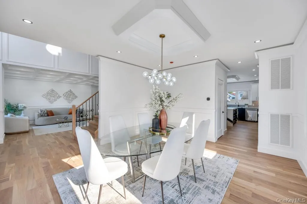 14 Eve Lane, Hempstead, NY, 5 Bedrooms Bedrooms, 12 Rooms Rooms,5 BathroomsBathrooms,Residential,For Rent,Eve,0,1001122 14 Eve Lane, Hempstead, NY, 5 Bedrooms Bedrooms, 12 Rooms Rooms,5 BathroomsBathrooms,Residential,For Rent,Eve,0,1001122