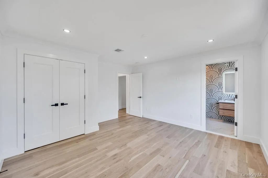 14 Eve Lane, Hempstead, NY, 5 Bedrooms Bedrooms, 12 Rooms Rooms,5 BathroomsBathrooms,Residential,For Rent,Eve,0,1001122 14 Eve Lane, Hempstead, NY, 5 Bedrooms Bedrooms, 12 Rooms Rooms,5 BathroomsBathrooms,Residential,For Rent,Eve,0,1001122