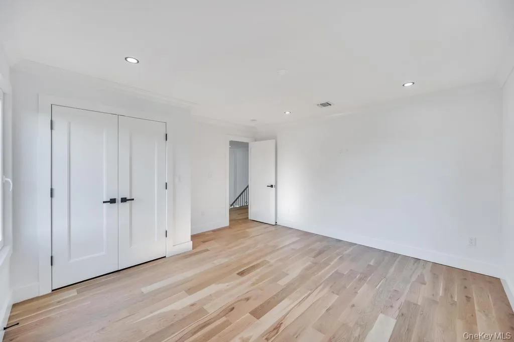 14 Eve Lane, Hempstead, NY, 5 Bedrooms Bedrooms, 12 Rooms Rooms,5 BathroomsBathrooms,Residential,For Rent,Eve,0,1001122 14 Eve Lane, Hempstead, NY, 5 Bedrooms Bedrooms, 12 Rooms Rooms,5 BathroomsBathrooms,Residential,For Rent,Eve,0,1001122