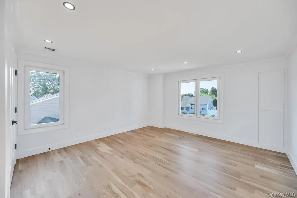 14 Eve Lane, Hempstead, NY, 5 Bedrooms Bedrooms, 12 Rooms Rooms,5 BathroomsBathrooms,Residential,For Rent,Eve,0,1001122 14 Eve Lane, Hempstead, NY, 5 Bedrooms Bedrooms, 12 Rooms Rooms,5 BathroomsBathrooms,Residential,For Rent,Eve,0,1001122