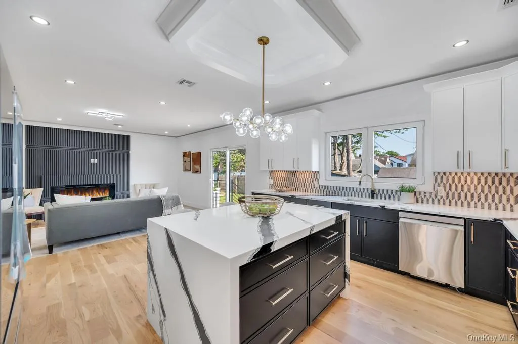14 Eve Lane, Hempstead, NY, 5 Bedrooms Bedrooms, 12 Rooms Rooms,5 BathroomsBathrooms,Residential,For Rent,Eve,0,1001122 14 Eve Lane, Hempstead, NY, 5 Bedrooms Bedrooms, 12 Rooms Rooms,5 BathroomsBathrooms,Residential,For Rent,Eve,0,1001122