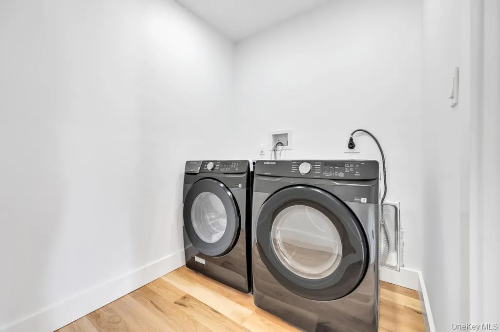 14 Eve Lane, Hempstead, NY, 5 Bedrooms Bedrooms, 12 Rooms Rooms,5 BathroomsBathrooms,Residential,For Rent,Eve,0,1001122 14 Eve Lane, Hempstead, NY, 5 Bedrooms Bedrooms, 12 Rooms Rooms,5 BathroomsBathrooms,Residential,For Rent,Eve,0,1001122