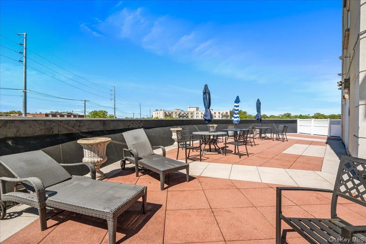130 Post Avenue, North Hempstead, NY, 1 Bedroom Bedrooms, 3 Rooms Rooms,1 BathroomBathrooms,Residential,For Rent,Post,0,1001126 130 Post Avenue, North Hempstead, NY, 1 Bedroom Bedrooms, 3 Rooms Rooms,1 BathroomBathrooms,Residential,For Rent,Post,0,1001126