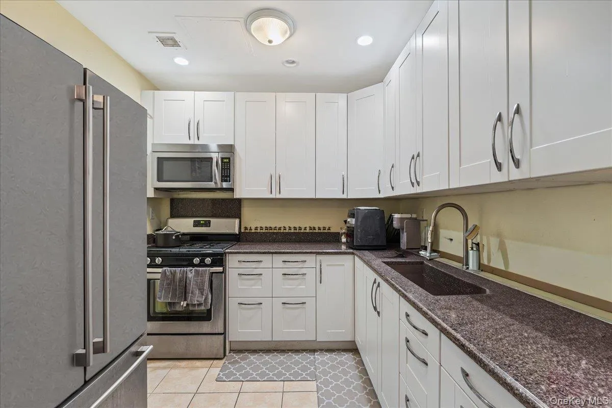 130 Post Avenue, North Hempstead, NY, 1 Bedroom Bedrooms, 3 Rooms Rooms,1 BathroomBathrooms,Residential,For Rent,Post,0,1001126 130 Post Avenue, North Hempstead, NY, 1 Bedroom Bedrooms, 3 Rooms Rooms,1 BathroomBathrooms,Residential,For Rent,Post,0,1001126