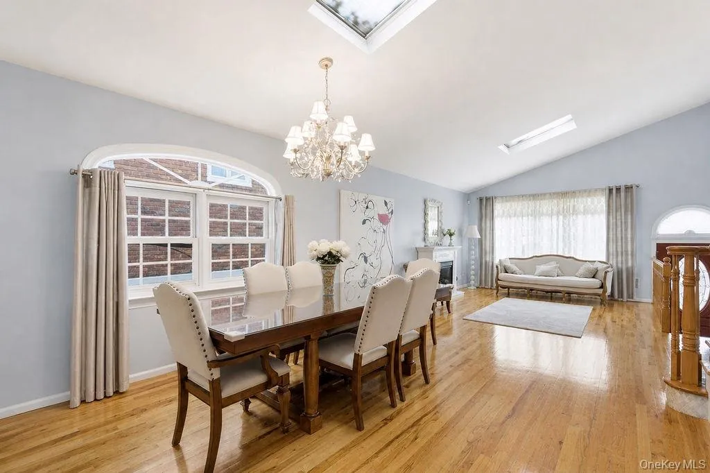 159-27 90th Street, New York, NY, 3 Bedrooms Bedrooms, 8 Rooms Rooms,2 BathroomsBathrooms,Residential Sale,For Rent,90th,0,1001130 159-27 90th Street, New York, NY, 3 Bedrooms Bedrooms, 8 Rooms Rooms,2 BathroomsBathrooms,Residential Sale,For Rent,90th,0,1001130