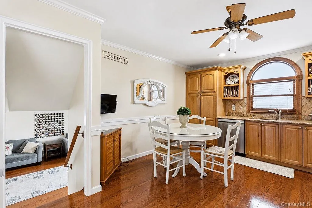 159-27 90th Street, New York, NY, 3 Bedrooms Bedrooms, 8 Rooms Rooms,2 BathroomsBathrooms,Residential Sale,For Rent,90th,0,1001130 159-27 90th Street, New York, NY, 3 Bedrooms Bedrooms, 8 Rooms Rooms,2 BathroomsBathrooms,Residential Sale,For Rent,90th,0,1001130