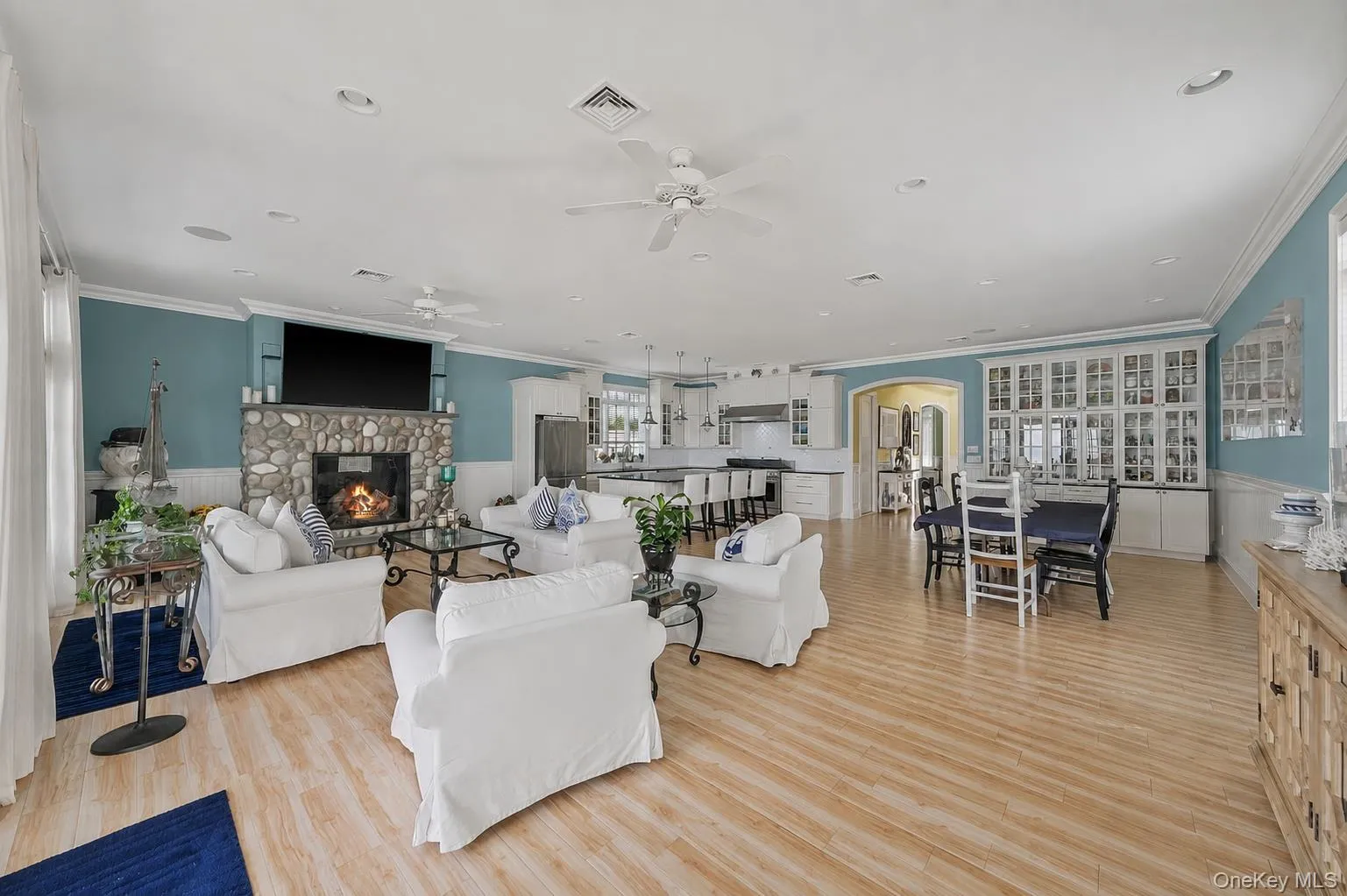 136 Asharoken Avenue, Huntington, NY, 3 Bedrooms Bedrooms, 6 Rooms Rooms,3 BathroomsBathrooms,Residential,For Rent,Asharoken,0,1001132 136 Asharoken Avenue, Huntington, NY, 3 Bedrooms Bedrooms, 6 Rooms Rooms,3 BathroomsBathrooms,Residential,For Rent,Asharoken,0,1001132