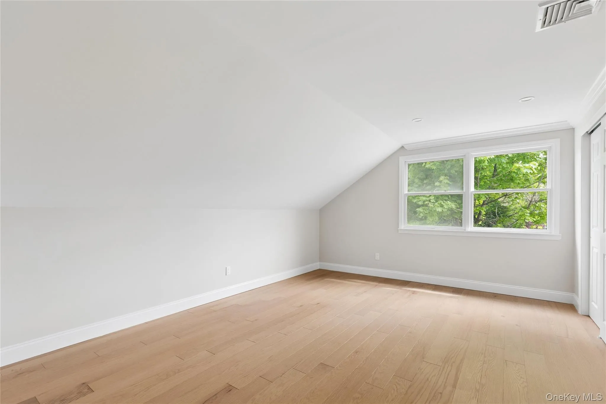 4 Blackwell Lane, Brookhaven, NY, 5 Bedrooms Bedrooms, 9 Rooms Rooms,3 BathroomsBathrooms,Residential,For Rent,Blackwell,0,1001141 4 Blackwell Lane, Brookhaven, NY, 5 Bedrooms Bedrooms, 9 Rooms Rooms,3 BathroomsBathrooms,Residential,For Rent,Blackwell,0,1001141