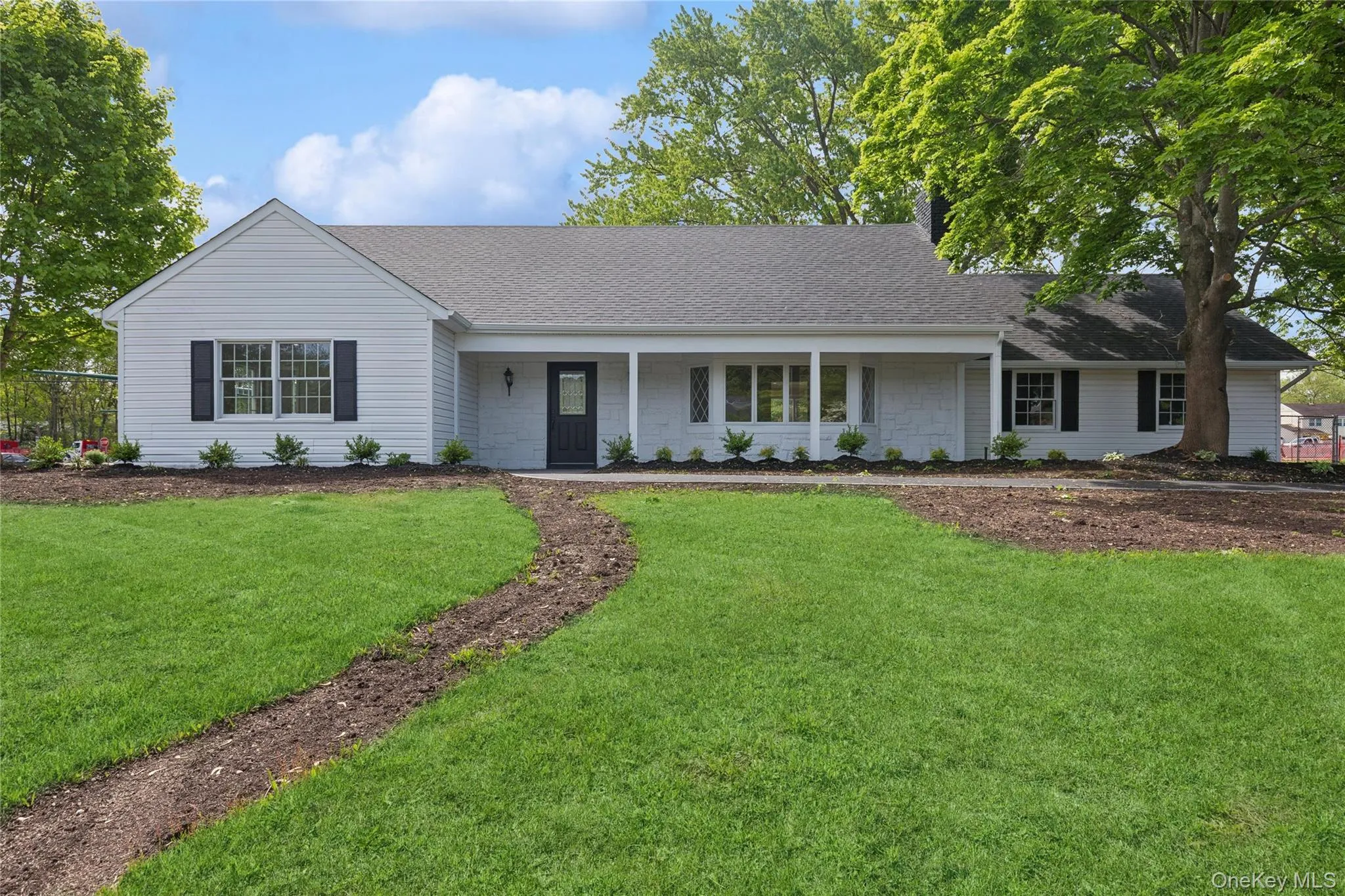 4 Blackwell Lane, Brookhaven, NY, 5 Bedrooms Bedrooms, 9 Rooms Rooms,3 BathroomsBathrooms,Residential,For Rent,Blackwell,0,1001141 4 Blackwell Lane, Brookhaven, NY, 5 Bedrooms Bedrooms, 9 Rooms Rooms,3 BathroomsBathrooms,Residential,For Rent,Blackwell,0,1001141