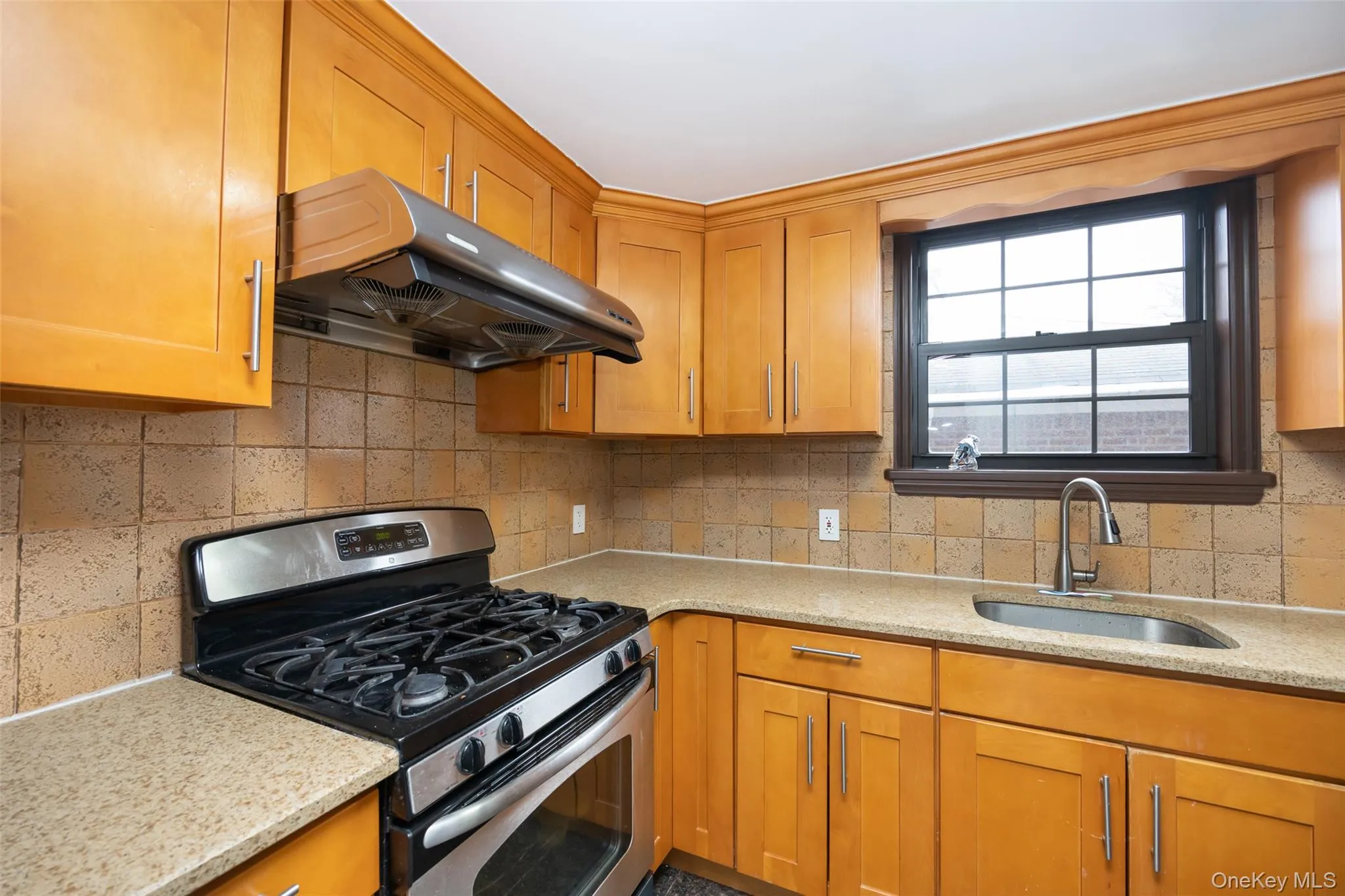 6339 136th Street, New York, NY, 3 Bedrooms Bedrooms, 4 Rooms Rooms,2 BathroomsBathrooms,Residential Lease,For Rent,136th,0,1001151 6339 136th Street, New York, NY, 3 Bedrooms Bedrooms, 4 Rooms Rooms,2 BathroomsBathrooms,Residential Lease,For Rent,136th,0,1001151
