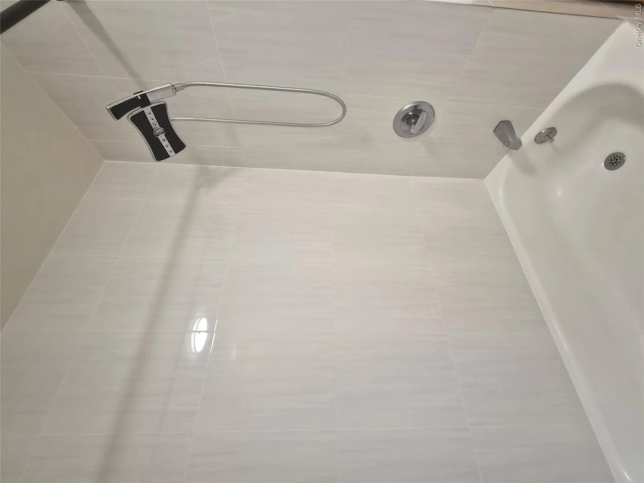 22003 64th Avenue, New York, NY, 2 Bedrooms Bedrooms, 5 Rooms Rooms,1 BathroomBathrooms,Residential Lease,For Rent,64th,0,1001152 22003 64th Avenue, New York, NY, 2 Bedrooms Bedrooms, 5 Rooms Rooms,1 BathroomBathrooms,Residential Lease,For Rent,64th,0,1001152