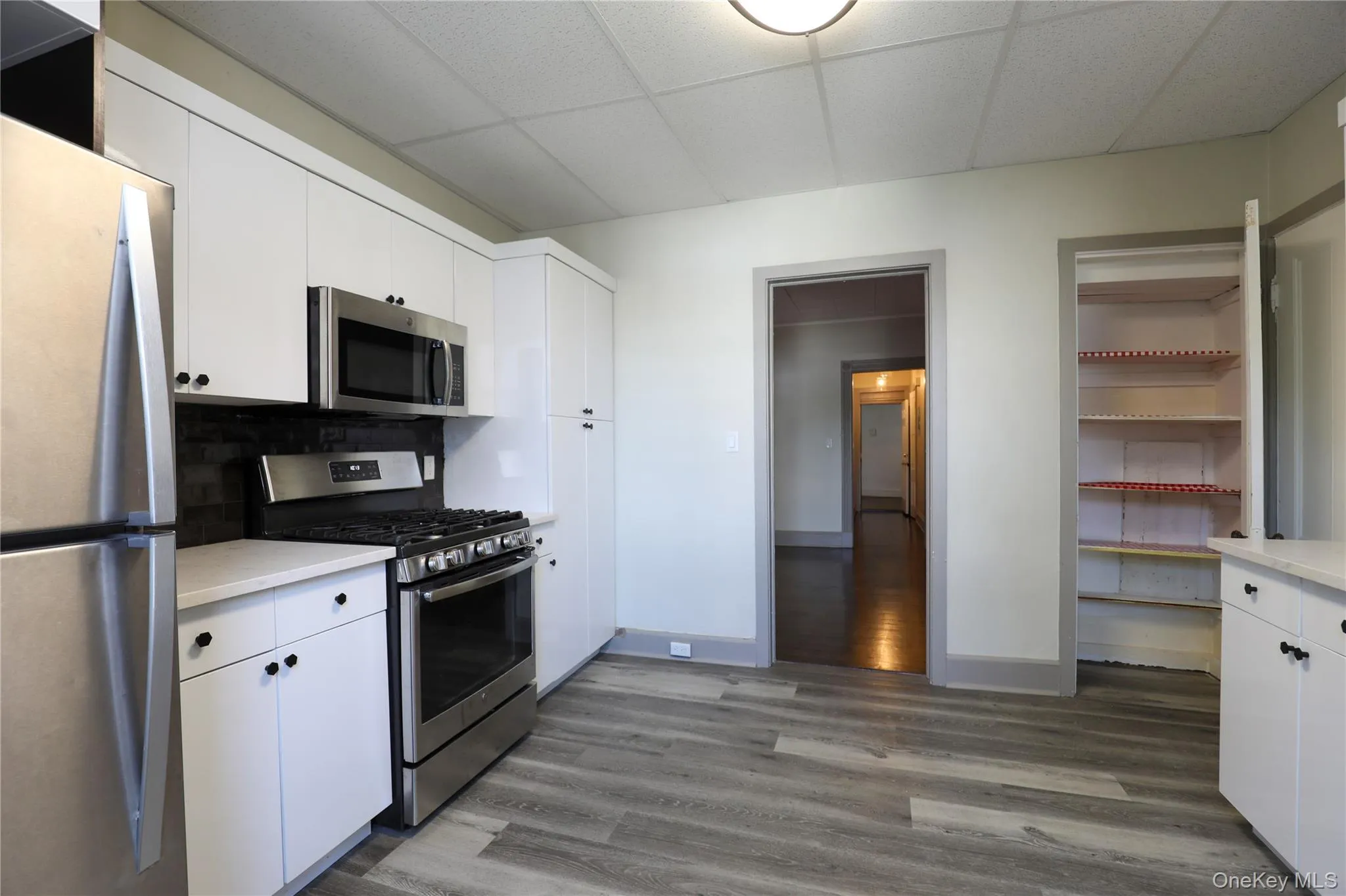 141 Saint James Street, Kingston, NY, 1 Bedroom Bedrooms, 3 Rooms Rooms,1 BathroomBathrooms,Residential Lease,For Rent,Saint James,0,1001153 141 Saint James Street, Kingston, NY, 1 Bedroom Bedrooms, 3 Rooms Rooms,1 BathroomBathrooms,Residential Lease,For Rent,Saint James,0,1001153