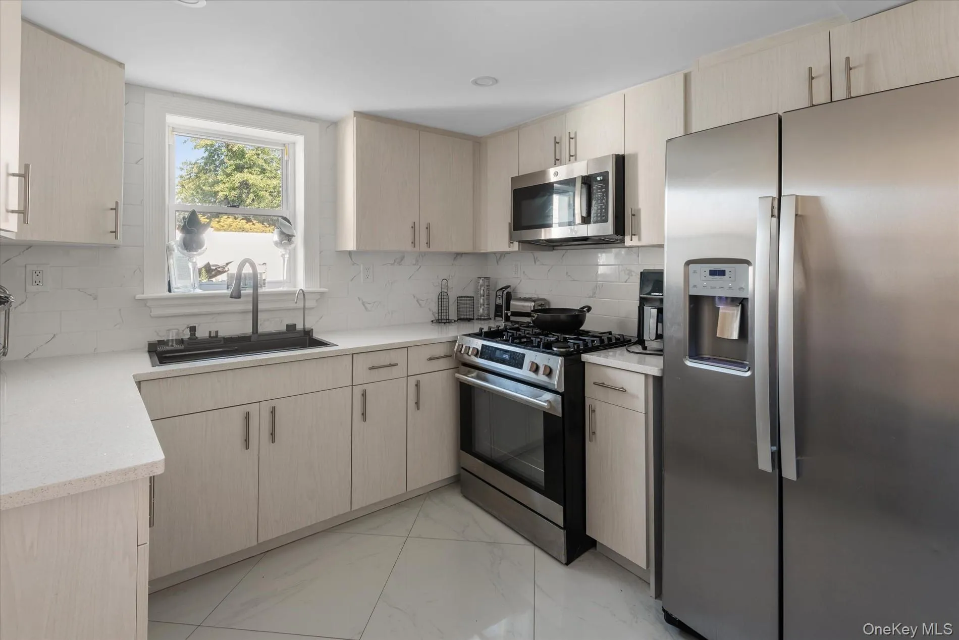161-28 98th Street, New York, NY, 5 Bedrooms Bedrooms, 8 Rooms Rooms,2 BathroomsBathrooms,Residential,For Rent,98th,0,1001156 161-28 98th Street, New York, NY, 5 Bedrooms Bedrooms, 8 Rooms Rooms,2 BathroomsBathrooms,Residential,For Rent,98th,0,1001156