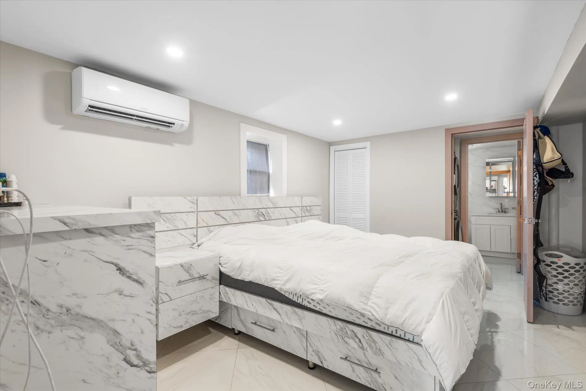 161-28 98th Street, New York, NY, 5 Bedrooms Bedrooms, 8 Rooms Rooms,2 BathroomsBathrooms,Residential,For Rent,98th,0,1001156 161-28 98th Street, New York, NY, 5 Bedrooms Bedrooms, 8 Rooms Rooms,2 BathroomsBathrooms,Residential,For Rent,98th,0,1001156