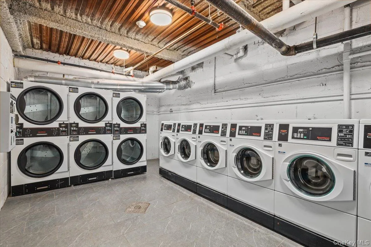 671 Bronx River Road, Yonkers, NY, 2 Bedrooms Bedrooms, 4 Rooms Rooms,1 BathroomBathrooms,Residential,For Rent,Bronx River,0,1001166 671 Bronx River Road, Yonkers, NY, 2 Bedrooms Bedrooms, 4 Rooms Rooms,1 BathroomBathrooms,Residential,For Rent,Bronx River,0,1001166