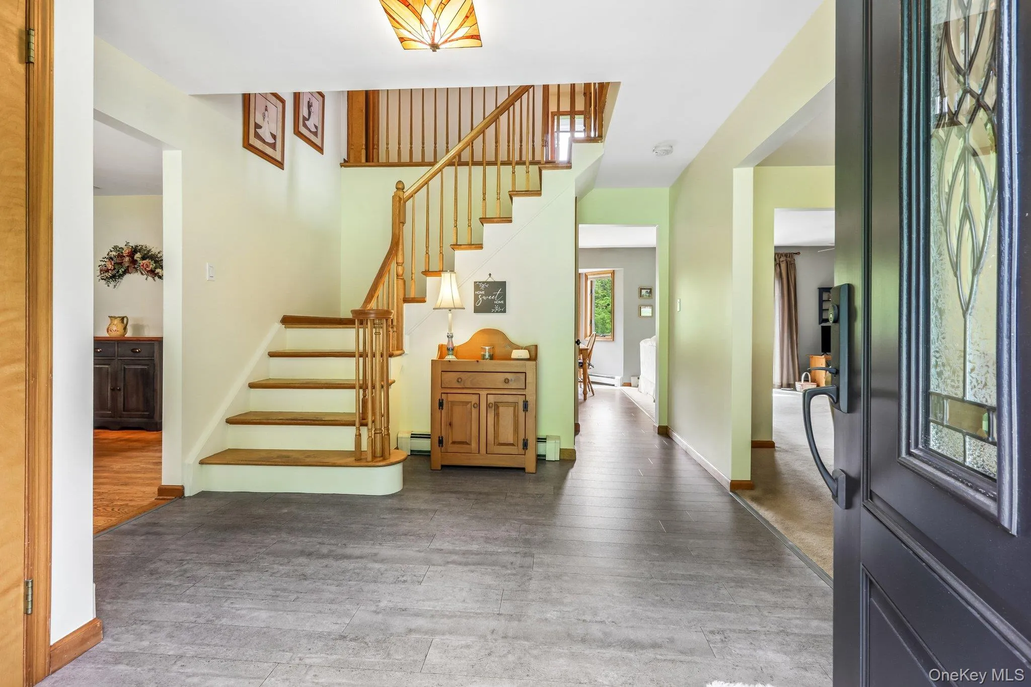 Large welcoming foyer with plenty of natural light. Large welcoming foyer with plenty of natural light.