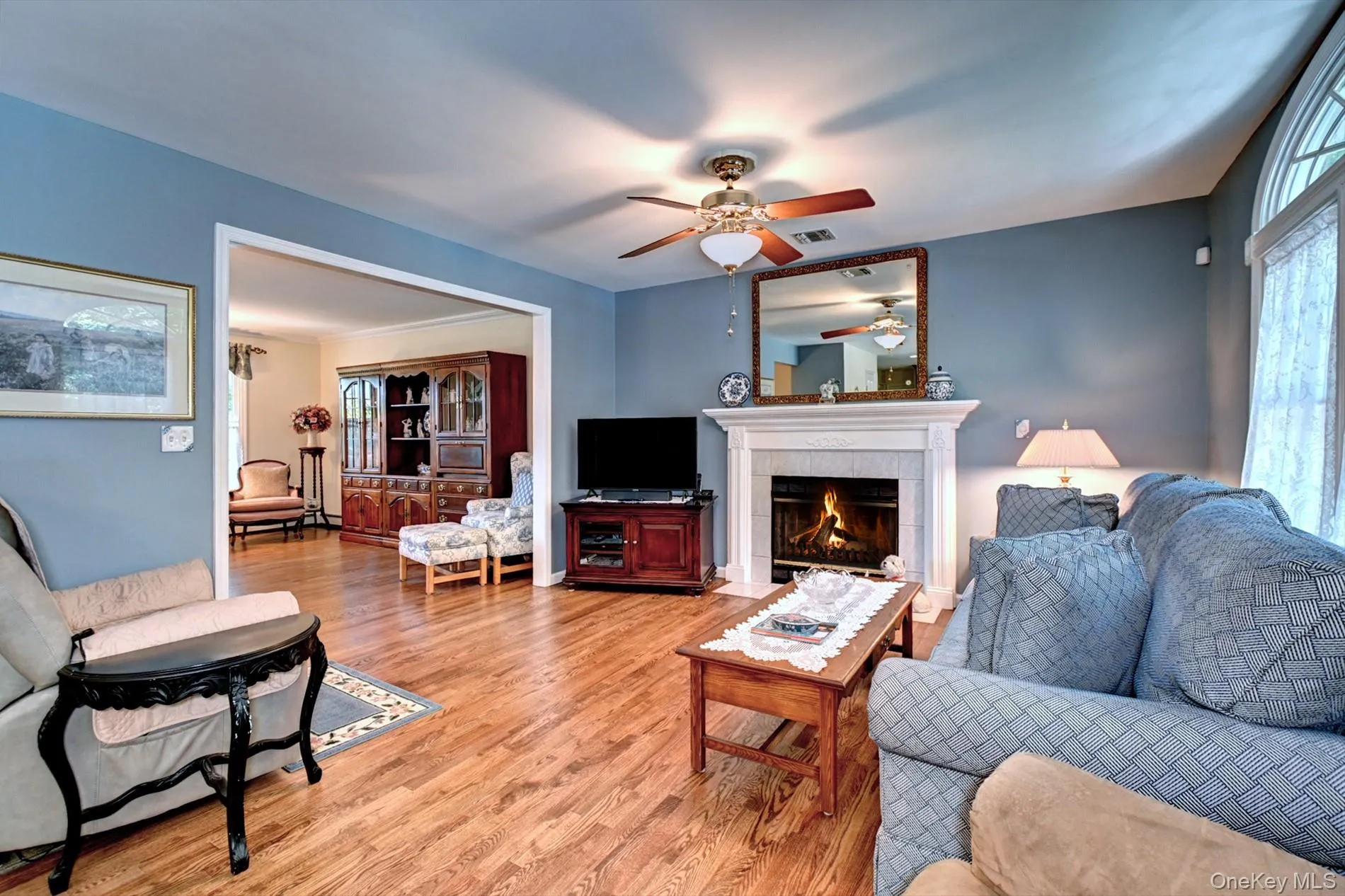 Wood Burning Fireplace with Custom Decorative Mantle Wood Burning Fireplace with Custom Decorative Mantle