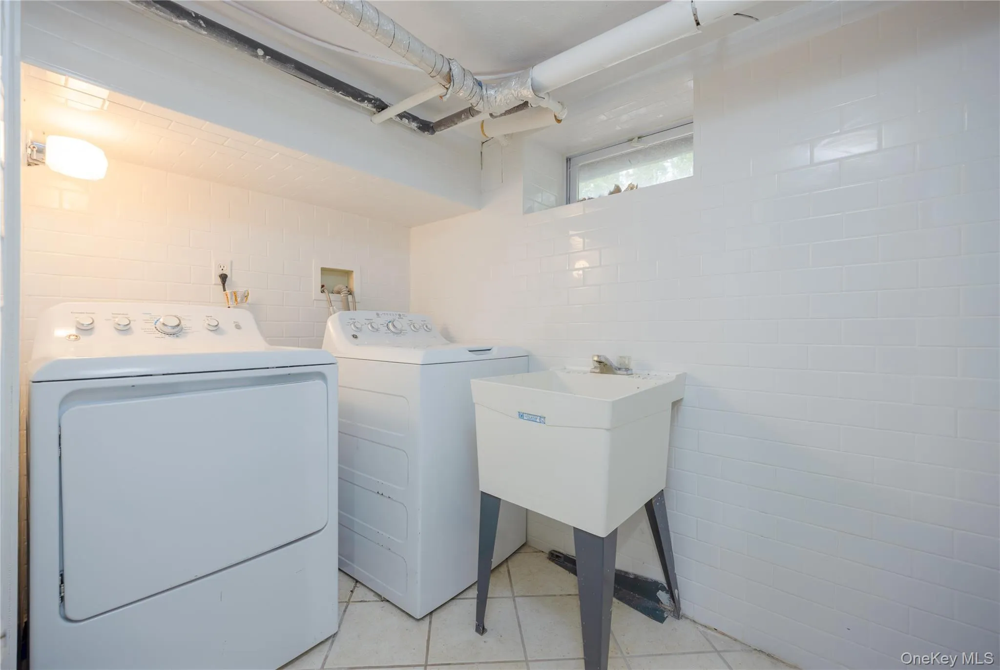 154 Bell Road, Scarsdale, NY, 3 Bedrooms Bedrooms, 7 Rooms Rooms,2 BathroomsBathrooms,Residential Lease,For Rent,Bell,0,1001176 154 Bell Road, Scarsdale, NY, 3 Bedrooms Bedrooms, 7 Rooms Rooms,2 BathroomsBathrooms,Residential Lease,For Rent,Bell,0,1001176