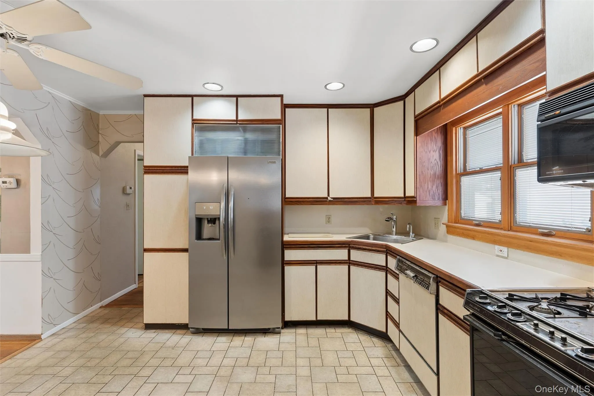 15142 24th Avenue, New York, NY, 3 Bedrooms Bedrooms, 6 Rooms Rooms,2 BathroomsBathrooms,Residential,For Rent,24th,0,1001177 15142 24th Avenue, New York, NY, 3 Bedrooms Bedrooms, 6 Rooms Rooms,2 BathroomsBathrooms,Residential,For Rent,24th,0,1001177